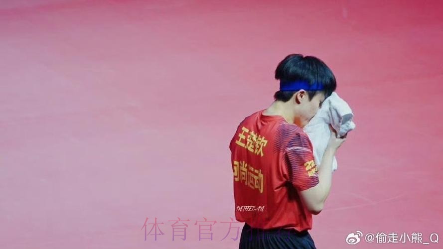 李苑鑫更新社媒分享训练中的趣味日常:拿球就进 李苑鑫更新社媒分享训练中的趣味日常:拿球就进